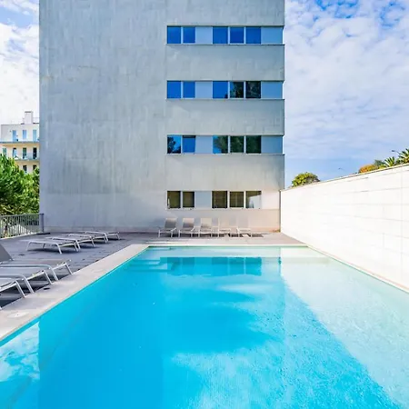 Apartamento Deluxe Beach With Swimming Pool