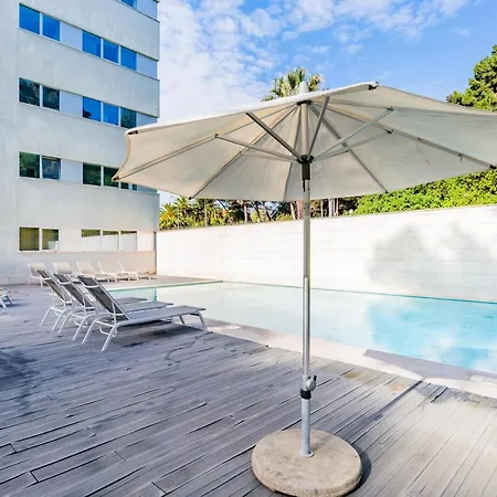 Deluxe Beach With Swimming Pool